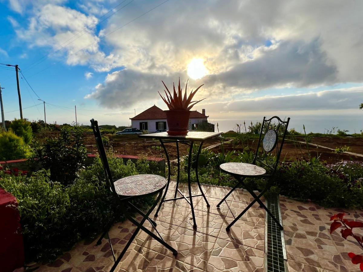 Villa Victoria Tiny Stone House Ponta do Pargo Esterno foto