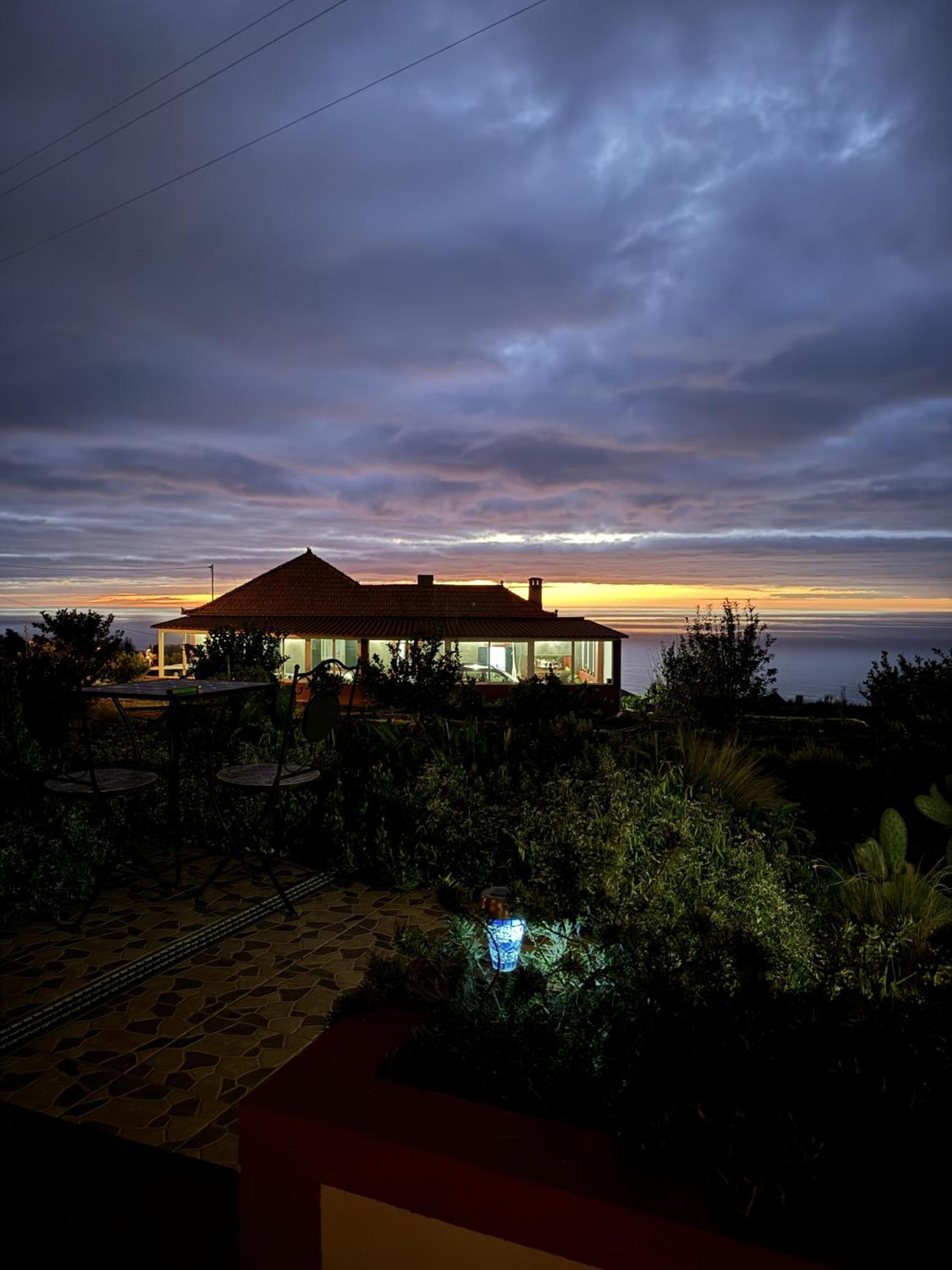 Villa Victoria Tiny Stone House Ponta do Pargo Esterno foto